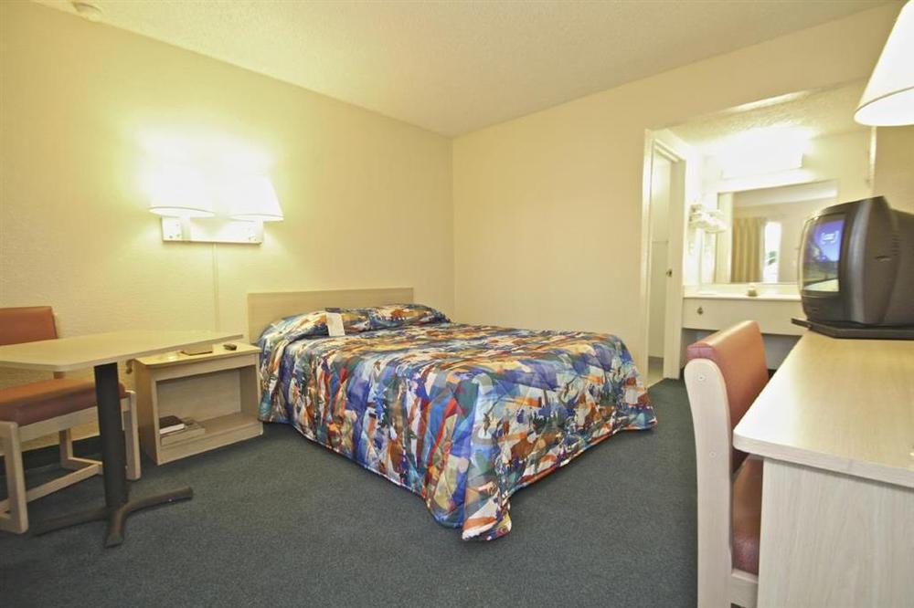 Motel 6-Fresno, Ca - Blackstone South Room photo